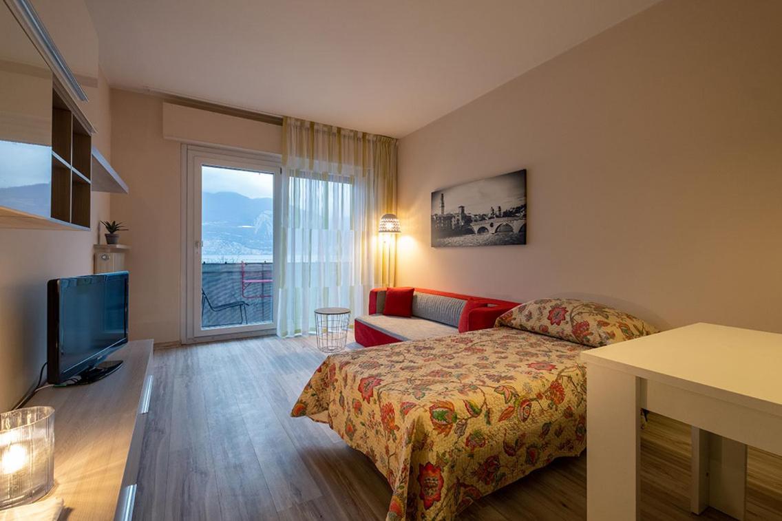 Lake View With Aircon - 5 Minutes From The Beach! Бренцоне сул Гарда Екстериор снимка