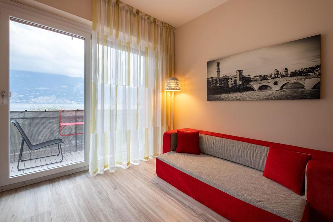 Lake View With Aircon - 5 Minutes From The Beach! Бренцоне сул Гарда Екстериор снимка