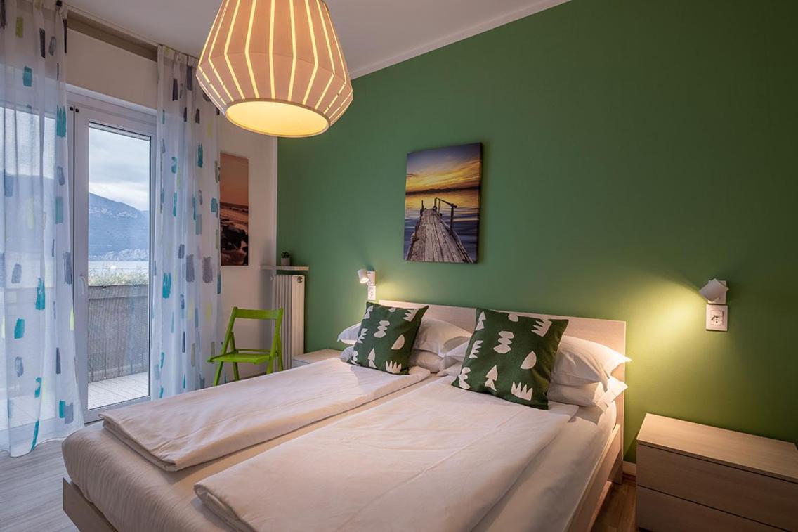 Lake View With Aircon - 5 Minutes From The Beach! Бренцоне сул Гарда Екстериор снимка