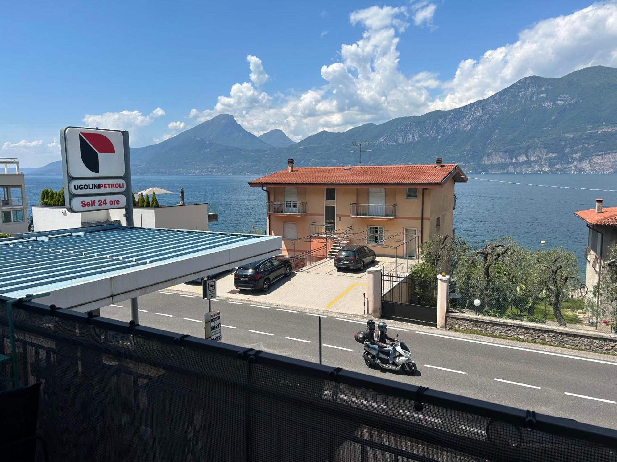 Lake View With Aircon - 5 Minutes From The Beach! Бренцоне сул Гарда Екстериор снимка