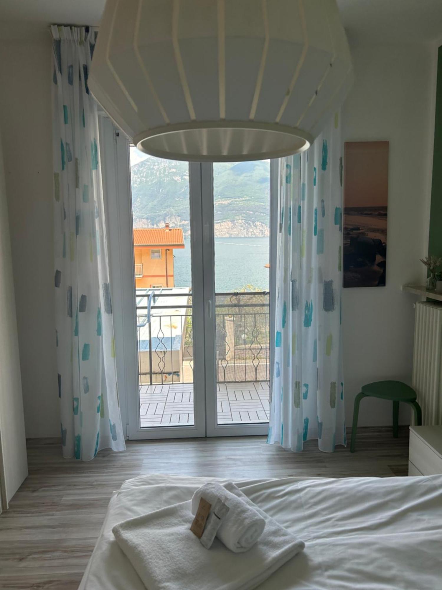 Lake View With Aircon - 5 Minutes From The Beach! Бренцоне сул Гарда Екстериор снимка
