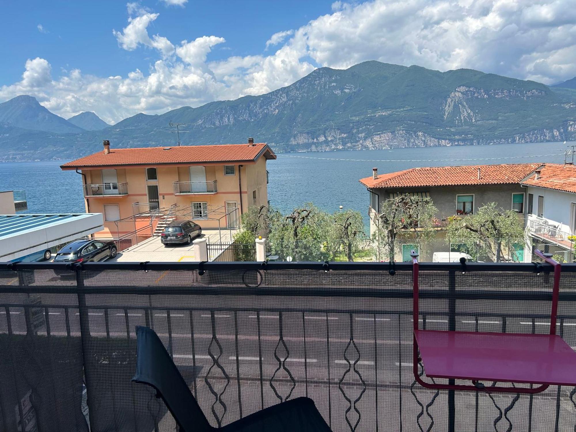 Lake View With Aircon - 5 Minutes From The Beach! Бренцоне сул Гарда Екстериор снимка