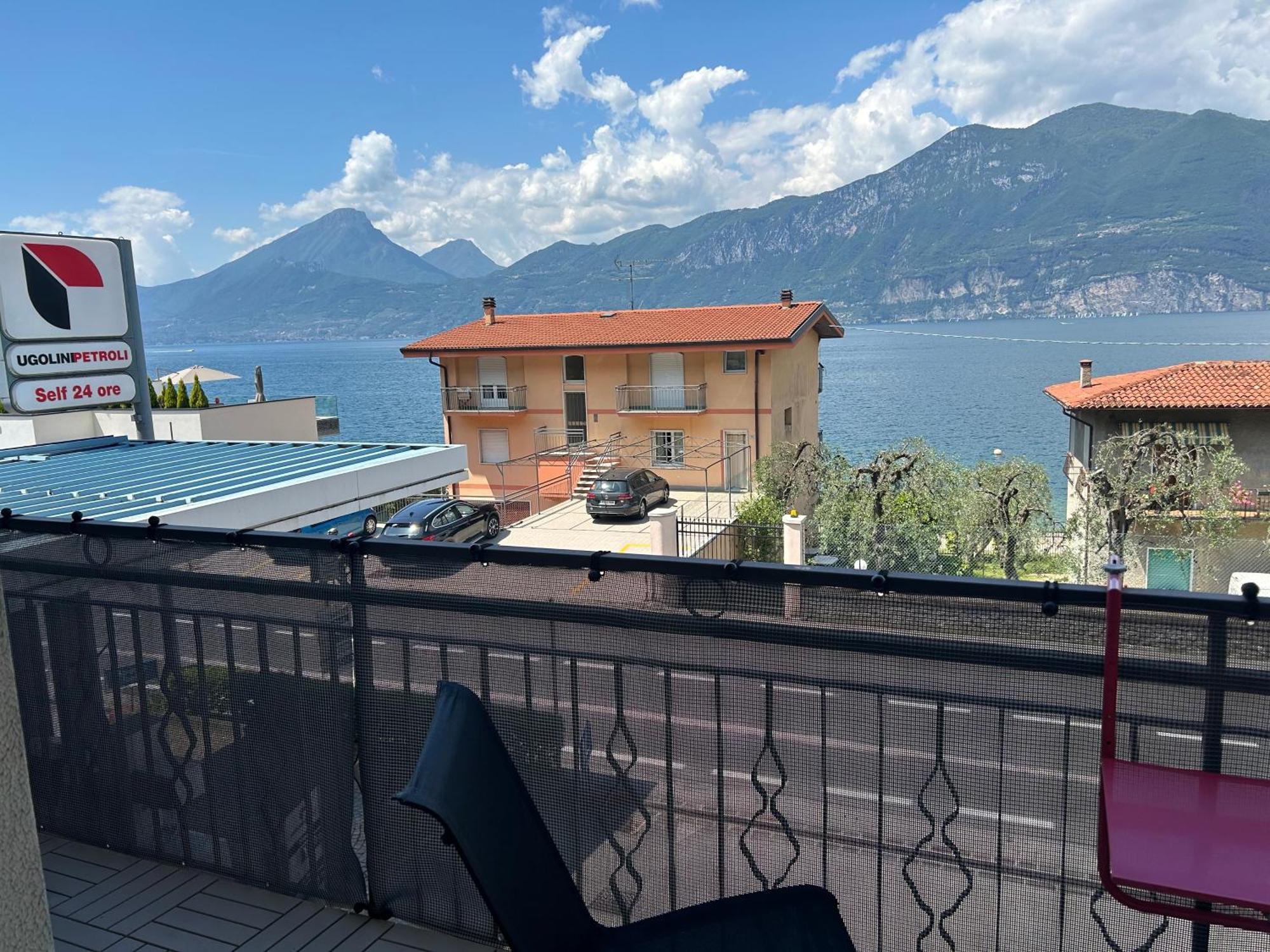 Lake View With Aircon - 5 Minutes From The Beach! Бренцоне сул Гарда Екстериор снимка