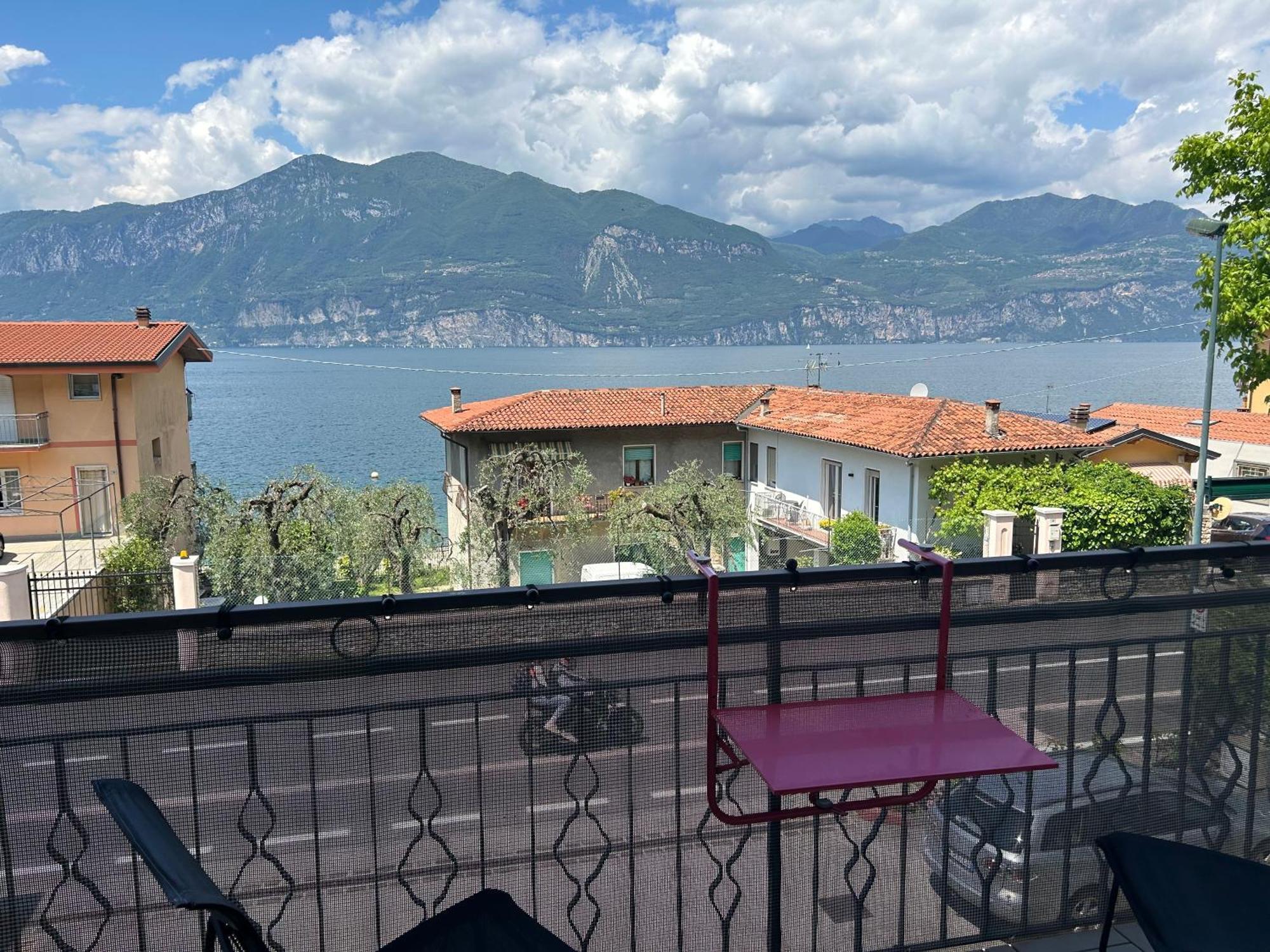 Lake View With Aircon - 5 Minutes From The Beach! Бренцоне сул Гарда Екстериор снимка